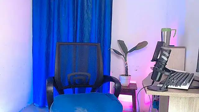 DanteSantoro online show from July 15, 2026, 12:45 pm