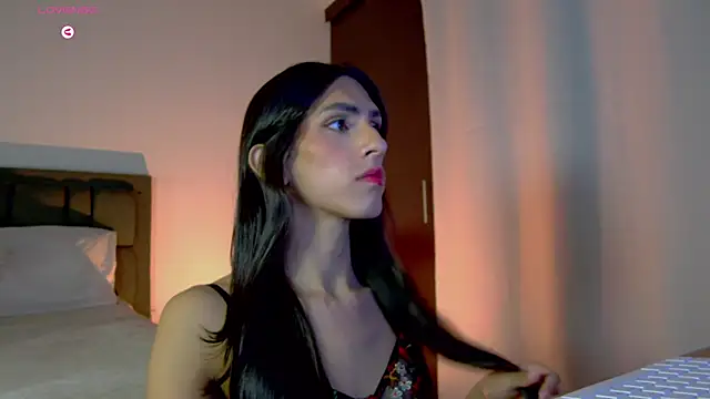 AlanaSofiia online show from April 13, 2026, 1:48 pm