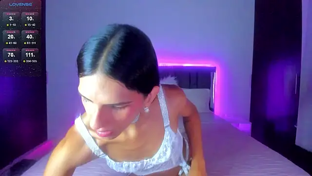 AlanaSofiia online show from February 27, 2025, 3:26 pm