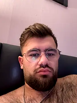 yxssxn24403 online show from October 8, 2025, 6:04 am