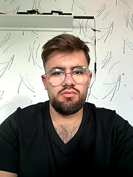 yxssxn24403 online show from October 5, 2025, 12:29 pm