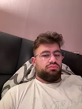 yxssxn24403 online show from October 10, 2025, 3:07 am