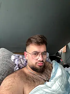 yxssxn24403 online show from October 3, 2025, 9:55 am