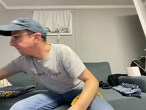 mouser21212 online show from February 27, 2025, 7:37 pm