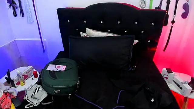 LucyStrike  online show from December 3, 2025, 12:23 am