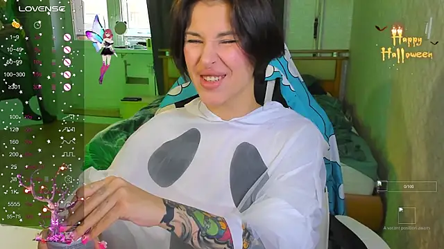 folinskayyya online show from October 25, 2025, 3:06 am