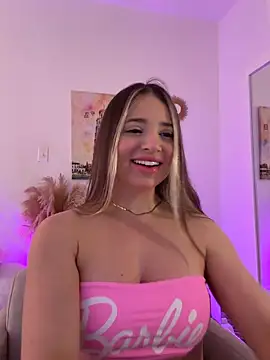Ashleyjenner  online show from April 30, 2026, 3:19 pm