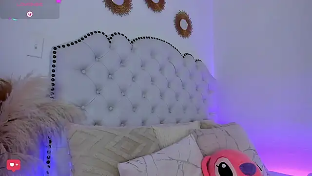 Ashleyjenner  online show from March 21, 2025, 12:40 am