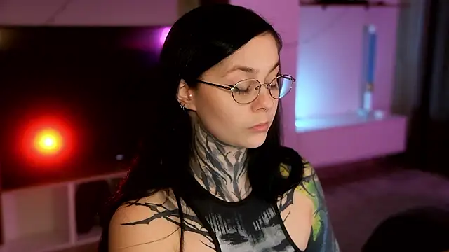 Snapshot of AcidPie chatting on February 9, 2026, 7:56 pm AcidPie online show from February 9, 2026, 7:56 pm