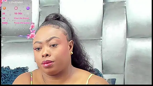 CamilaBenitez online show from May 1, 2026, 2:44 pm