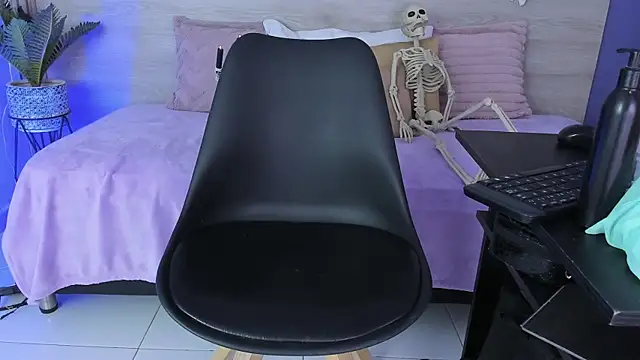 Dakotagloss online show from October 9, 2025, 9:59 pm