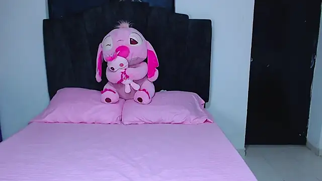 Snapshot of Ariel_Zeo1 chatting on February 26, 2026, 7:14 pm Ariel Zeo1 online show from February 26, 2026, 7:14 pm