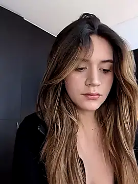 maliciaworld online show from September 16, 2025, 5:25 pm