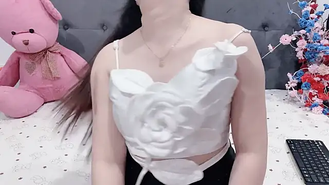 Funikio online show from May 5, 2026, 1:58 pm