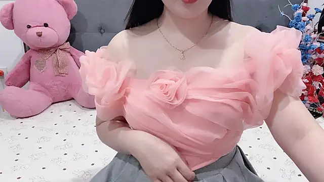 Funikio online show from May 6, 2026, 2:04 am