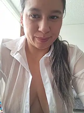 Zoe Nasty online show from April 15, 2026, 1:26 pm