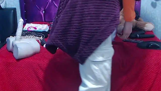 AyshaScott online show from November 24, 2025, 12:16 pm