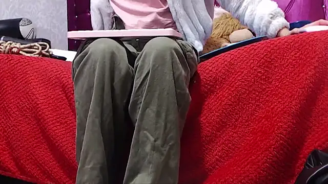 AyshaScott online show from March 18, 2025, 12:50 pm