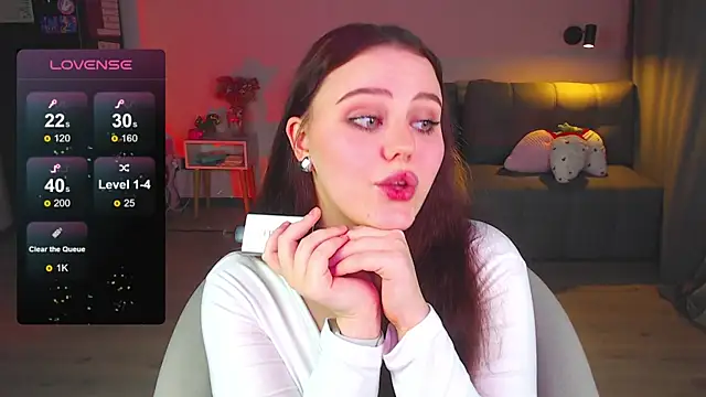 sensual me online show from February 3, 2025, 6:39 pm