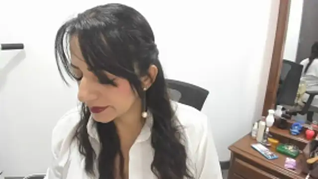 Snapshot of MonicaGarcia_ chatting on June 19, 2026, 1:39 pm MonicaGarcia online show from June 19, 2026, 1:39 pm
