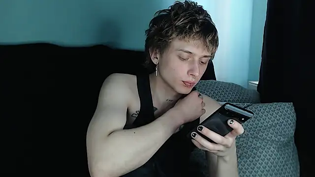 axxxturel online show from February 26, 2025, 1:54 pm