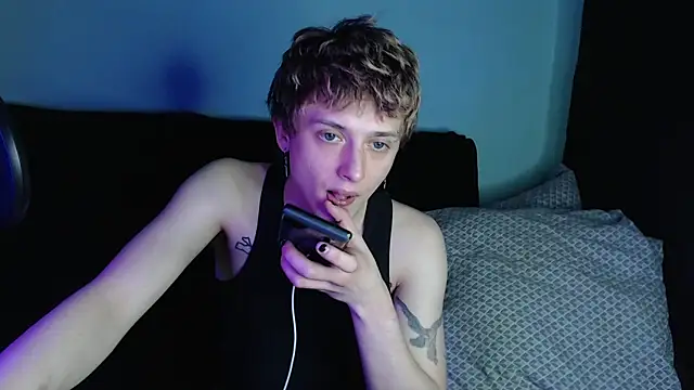 axxxturel online show from February 25, 2025, 5:51 pm