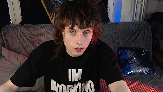 axxxturel online show from May 5, 2026, 7:11 am