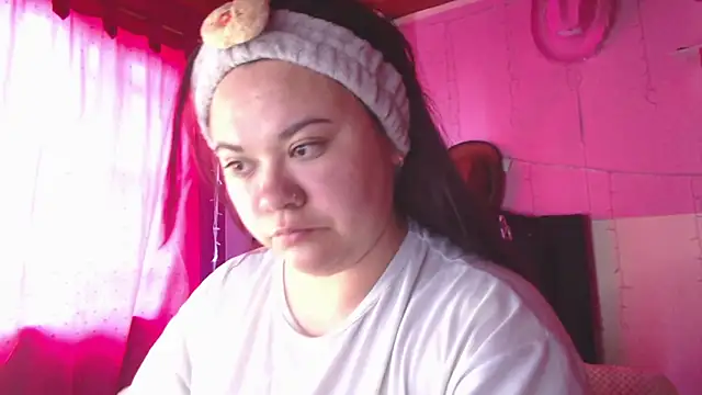 NikkiRous  online show from May 6, 2026, 1:59 pm