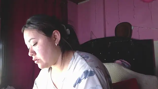 NikkiRous  online show from April 29, 2026, 3:43 am