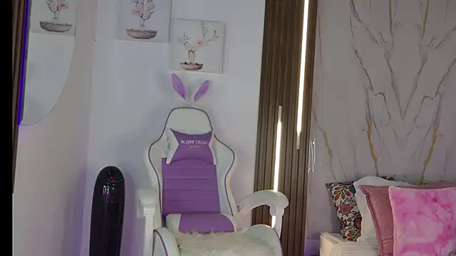 mia 099 online show from September 13, 2025, 7:14 pm