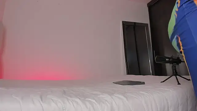 evaevanscute online show from February 28, 2026, 9:47 pm