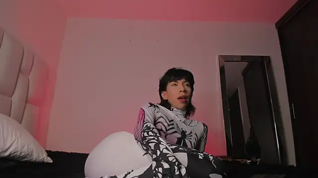 Snapshot of evaevanscute chatting on October 29, 2025, 6:40 pm evaevanscute online show from October 29, 2025, 6:40 pm