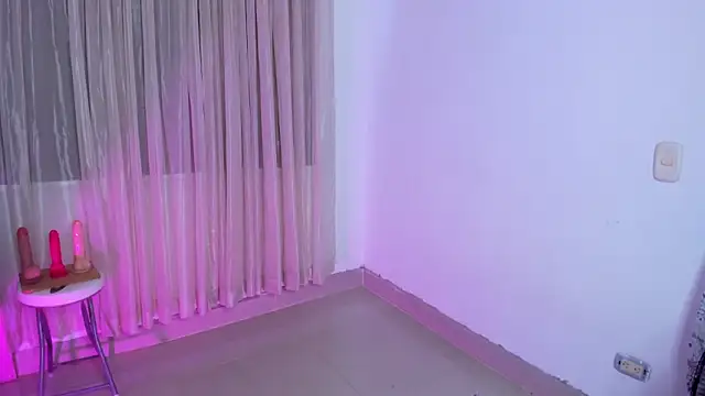 Snapshot of vale_kross chatting on March 2, 2026, 1:18 pm vale kross online show from March 2, 2026, 1:18 pm