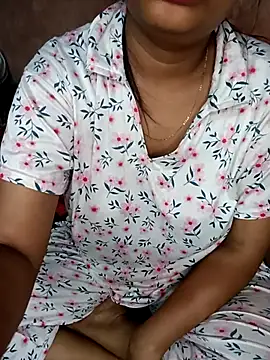 Im Cute online show from October 6, 2025, 6:41 pm