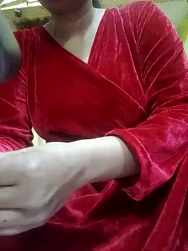 Im Cute online show from February 19, 2025, 7:05 pm