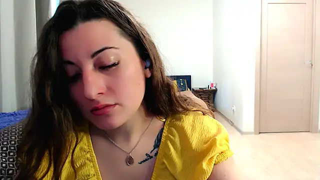 Helen Adams  online show from May 11, 2026, 5:42 am