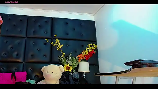 Daniela Pink  online show from June 3, 2026, 6:45 pm