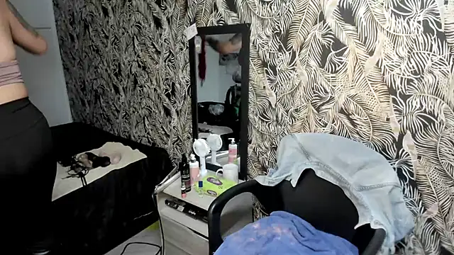 Anhell7 x online show from March 23, 2025, 5:32 am