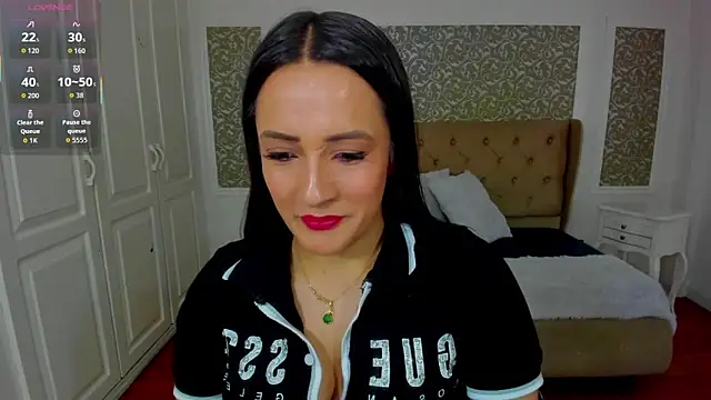 KimWessel  online show from November 22, 2025, 7:35 pm