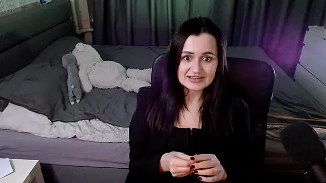 KiraYammy online show from December 28, 2024, 1:18 am