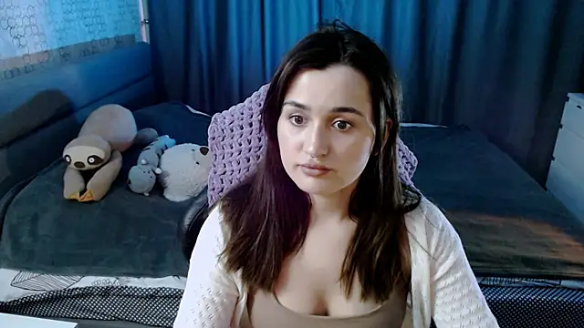 KiraYammy online show from February 6, 2025, 2:04 pm