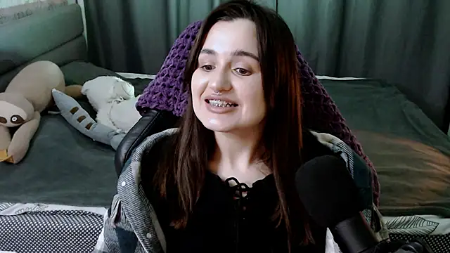 KiraYammy online show from February 14, 2025, 2:54 pm