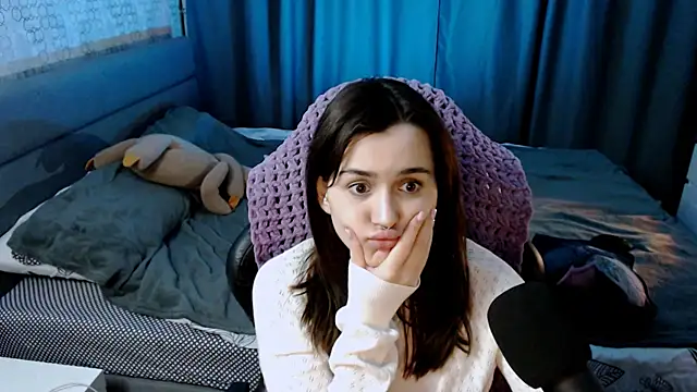 KiraYammy online show from February 6, 2025, 3:48 am