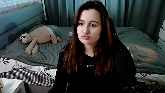 KiraYammy online show from March 21, 2025, 6:51 pm