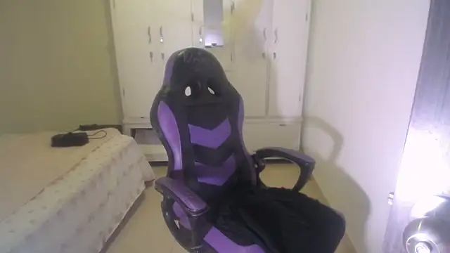 barbara anal squirt  online show from October 15, 2025, 8:39 pm