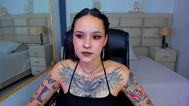 AnnyThompson  online show from September 25, 2025, 9:10 pm