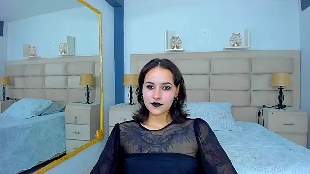 AnnyThompson  online show from September 12, 2025, 9:03 pm