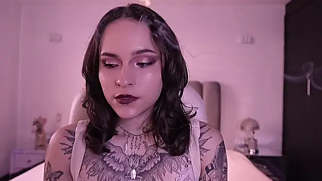 AnnyThompson  online show from February 20, 2026, 9:28 pm