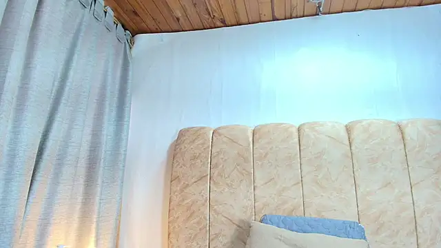 Zoe Curvy online show from November 29, 2025, 12:49 pm