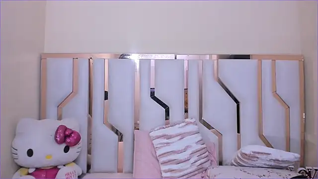 TifanyChill online show from October 5, 2025, 5:36 pm